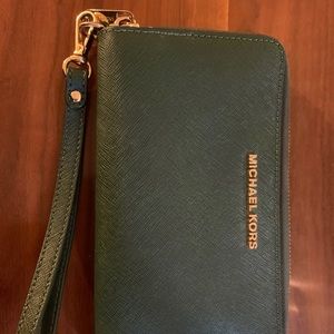 Micheal Kors wallet